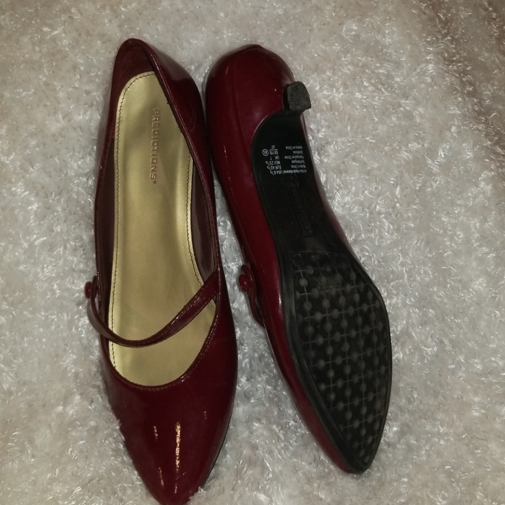 Red pumps